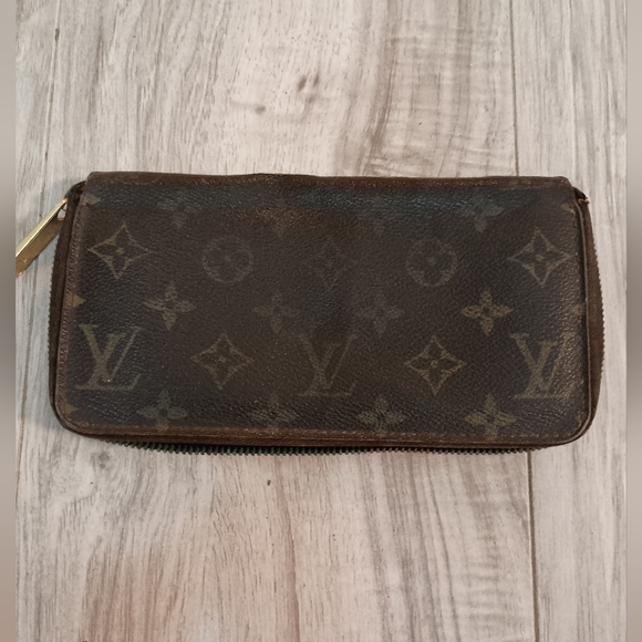 Louis Vuitton Zippy Organizer Monogram Canvas Brown Wallet - Picture 1 of 16